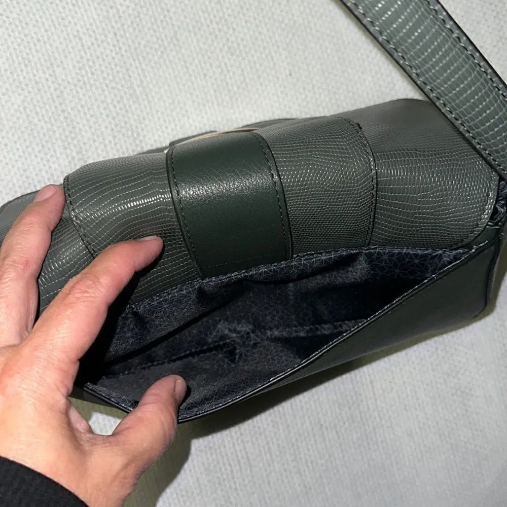 TIME and TRU Small Dark Green Faux Pebbled Leather Hobo Bag Purse